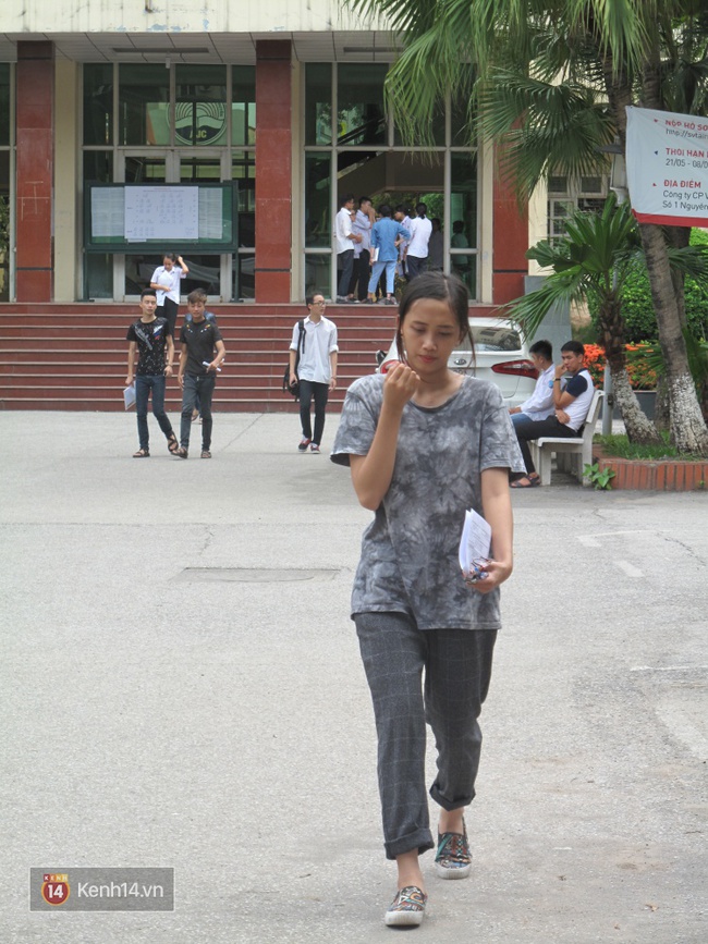 Th&iacute; sinh kết th&uacute;c buổi thi m&ocirc;n Văn, nhiều người bất ngờ v&igrave; đo&aacute;n sai đề - Ảnh 29.