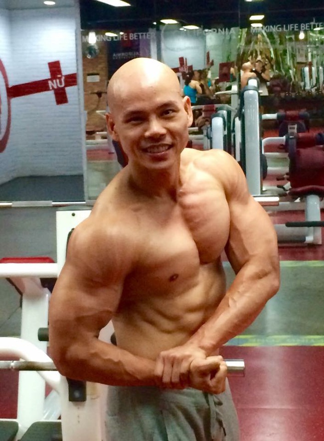 Ở tuổi 41, Phan Đinh Tùng vẫn gây ấn tượng với thân hình 6 múi không thể chuẩn hơn! - Ảnh 9.