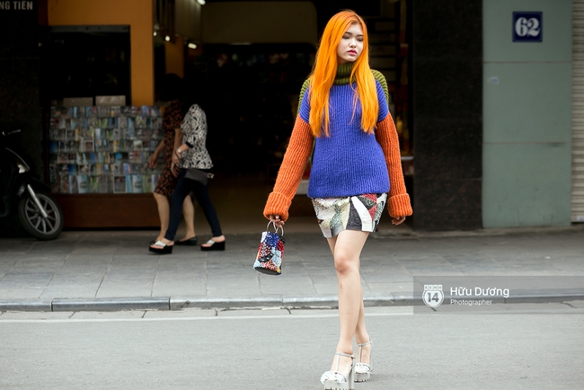 Street style ngày cuối VIFW: Trang Khiếu nổi bật nhất hội với set đồ đỏ rực rỡ - Ảnh 3.