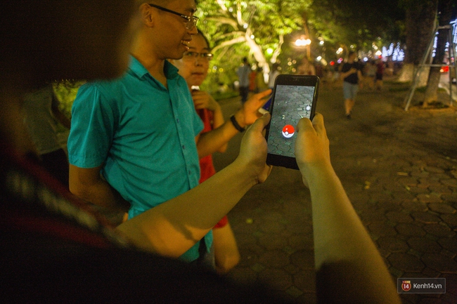 Mới mở cửa ở Việt Nam 1 ngày, người người nhà nhà đã rủ nhau bắt Pokémon GO ở khắp nơi rồi đây này! - Ảnh 9.