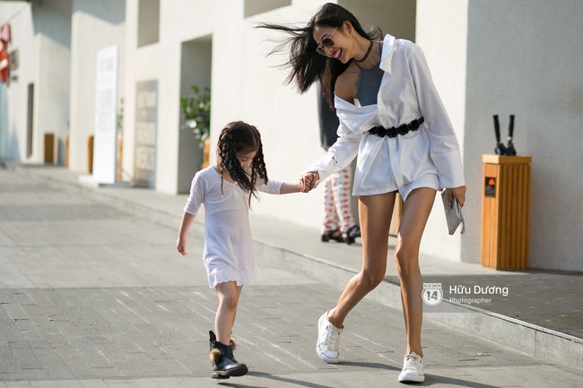 Street style ng&agrave;y cuối của VIFW: mặc đẹp cũng phải c&oacute; hội c&oacute; phường - Ảnh 15.