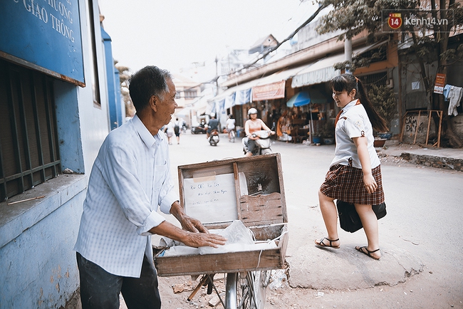 Ông già kẹo chỉ và dư vị của món ăn tuổi thơ ngỡ đã biến mất ở Sài Gòn - Ảnh 7.