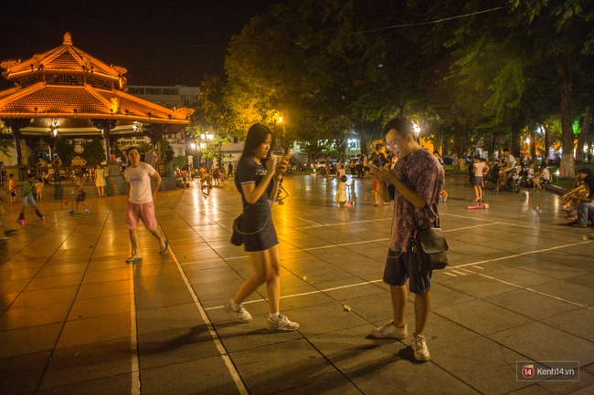Mới mở cửa ở Việt Nam 1 ngày, người người nhà nhà đã rủ nhau bắt Pokémon GO ở khắp nơi rồi đây này! - Ảnh 19.