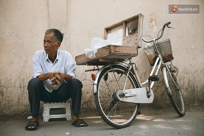 Ông già kẹo chỉ và dư vị của món ăn tuổi thơ ngỡ đã biến mất ở Sài Gòn - Ảnh 9.