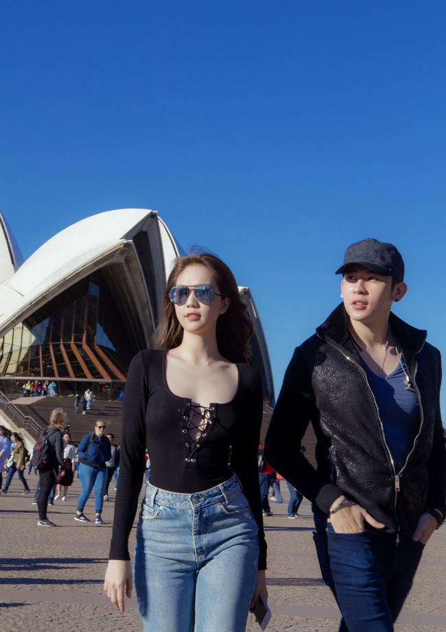Ngọc Trinh mặc quyến rũ, hẹn h&ograve; t&igrave;nh tứ c&ugrave;ng đ&agrave;n em ở trời T&acirc;y - Ảnh 8.