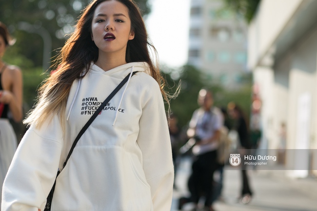 Street style VIFW 2016: Chưa bao giờ các tín đồ được thể hiện bản thân đã đến thế! - Ảnh 2.