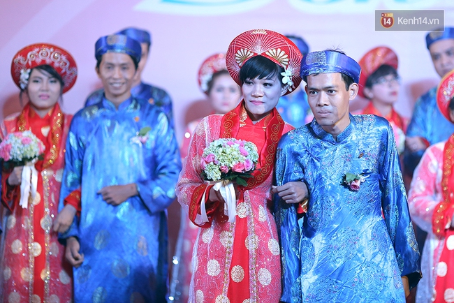 Đo&agrave;n m&ocirc; t&ocirc; v&agrave; CSGT hộ tống 100 đ&ocirc;i uy&ecirc;n ương trong ng&agrave;y cưới tập thể ở S&agrave;i G&ograve;n - Ảnh 12.