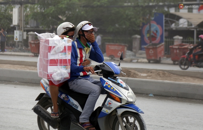 Sau chạy nắng và chạy mưa, người Sài Gòn lại nhắm mắt bịt mũi để chạy... bụi - Ảnh 10.