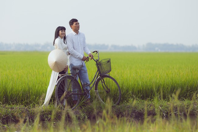 Phương Thanh diện &aacute;o d&agrave;i trắng nền n&atilde; trong MV mới - Ảnh 11.