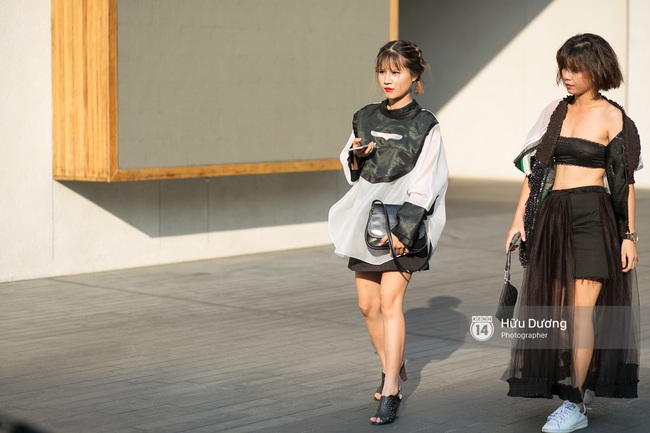 Street style ngày cuối của VIFW: mặc đẹp cũng phải có hội có phường - Ảnh 18.