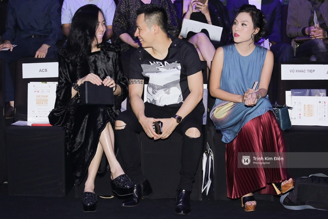 Vũ Khắc Tiệp lần đầu lộ diện trên thảm đỏ Vietnam International Fashion Week sau nghi án đại tu nhan sắc - Ảnh 4.