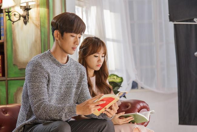 Hari Won nh&aacute; h&agrave;ng hậu trường vui nhộn của MV Anh cứ đi đi - Ảnh 4.