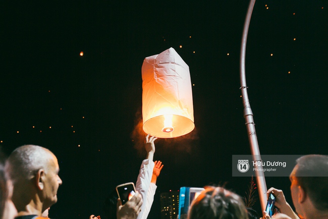 Có bạn nào đang ở Chiang Mai và vừa được ngắm hai lễ hội đèn trời tuyệt đẹp ở đây không? - Ảnh 16.