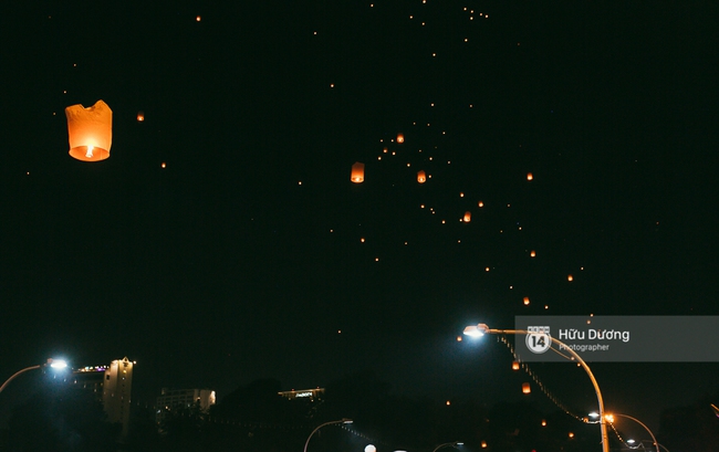 Có bạn nào đang ở Chiang Mai và vừa được ngắm hai lễ hội đèn trời tuyệt đẹp ở đây không? - Ảnh 20.