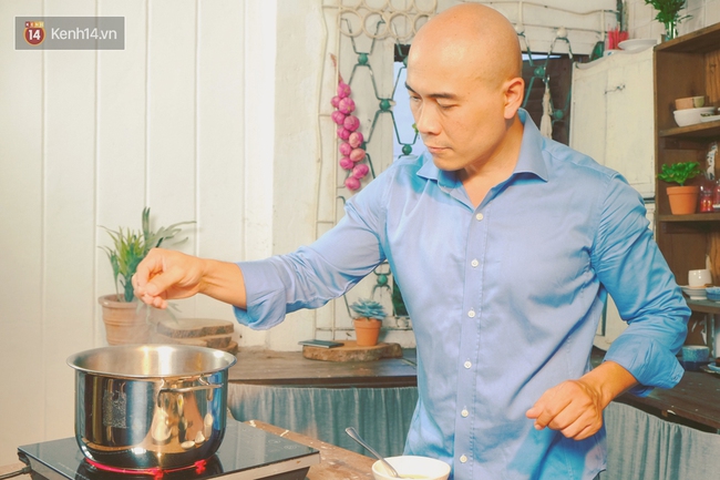 Nghe đầu bếp Ngô Thanh Hòa tiết lộ gia vị đặc biệt làm nên món mì Quảng “đúng chuẩn” người miền Trung - Ảnh 3.