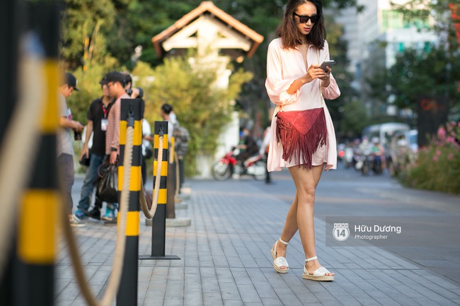 Street style ngày cuối của VIFW: mặc đẹp cũng phải có hội có phường - Ảnh 4.