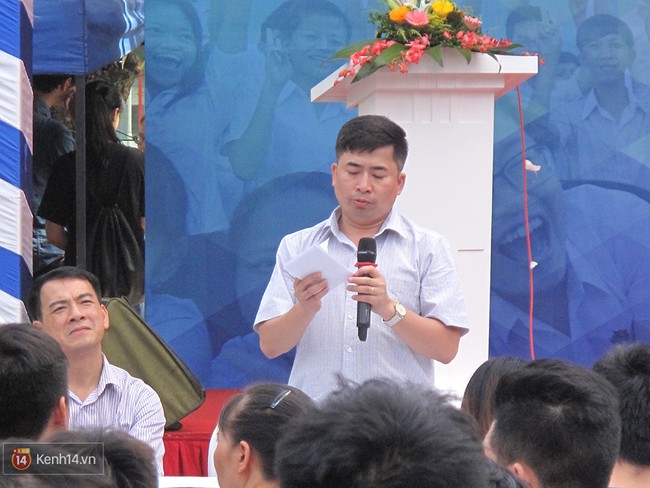 Ng&agrave;y hội tư vấn x&eacute;t tuyển ĐH - CĐ thu h&uacute;t h&agrave;ng trăm học sinh - Ảnh 4.