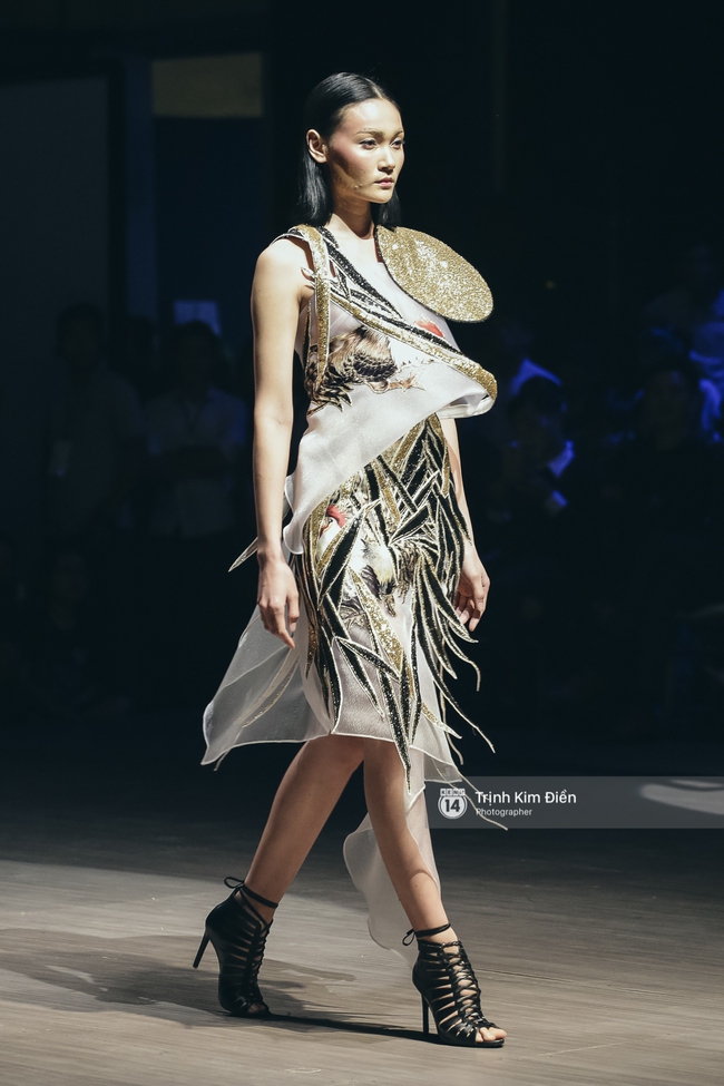 Kỳ Duyên trình diễn không thể gắt hơn, em gái Trang Khiếu lần đầu biết thế nào là catwalk - Ảnh 7.