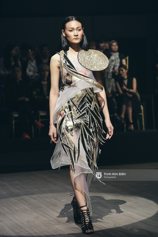 Kỳ Duyên trình diễn không thể gắt hơn, em gái Trang Khiếu lần đầu biết thế nào là catwalk - Ảnh 11.