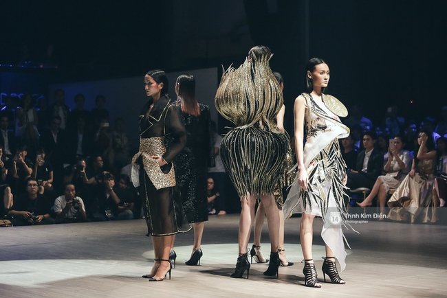 Kỳ Duyên trình diễn không thể gắt hơn, em gái Trang Khiếu lần đầu biết thế nào là catwalk - Ảnh 13.