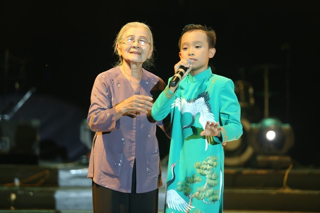 Hồ Văn Cường tất bật chạy show sau khi đăng quang Vietnam Idol Kids - Ảnh 2.