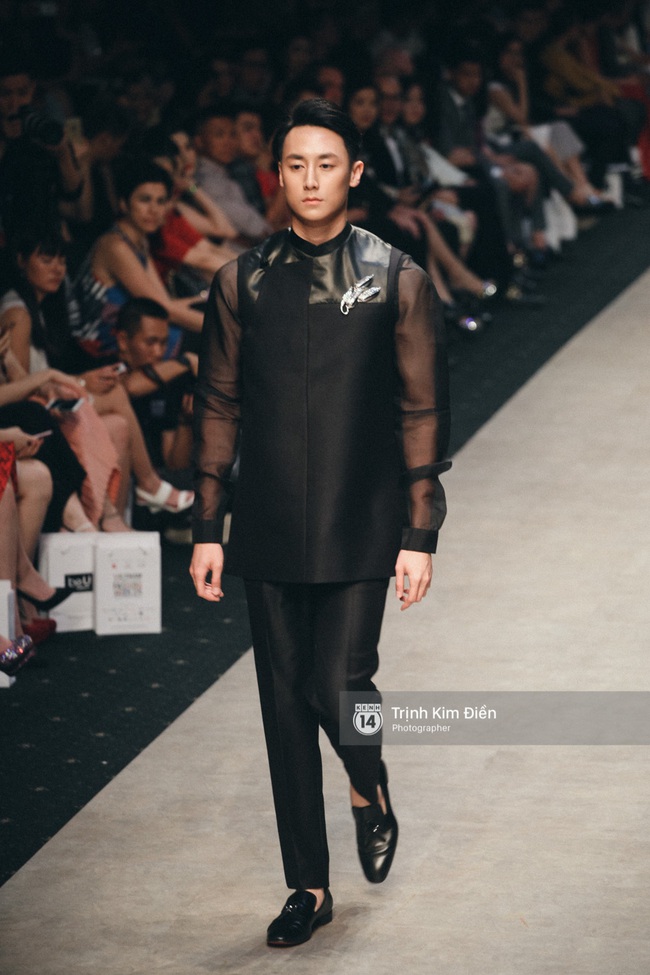 Nam thần Rocker Nguyễn khoe body chuẩn trên sàn diễn VIFW 2016 - Ảnh 4.