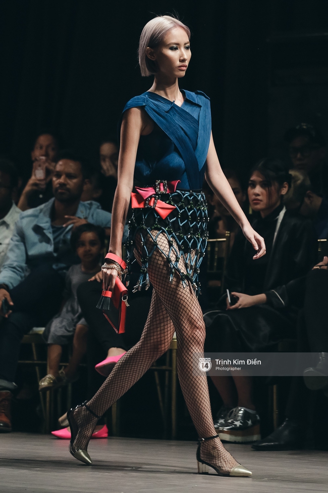 Kỳ Duyên trình diễn không thể gắt hơn, em gái Trang Khiếu lần đầu biết thế nào là catwalk - Ảnh 26.