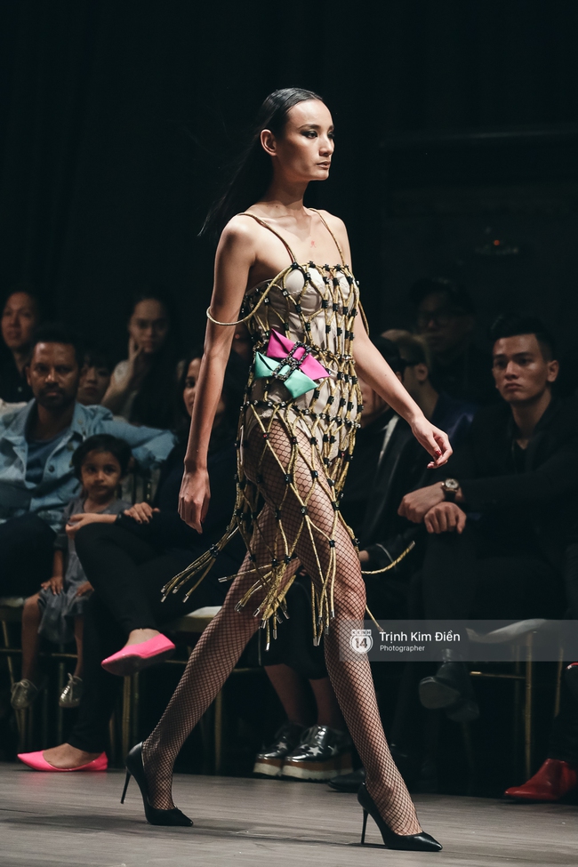 Kỳ Duyên trình diễn không thể gắt hơn, em gái Trang Khiếu lần đầu biết thế nào là catwalk - Ảnh 21.