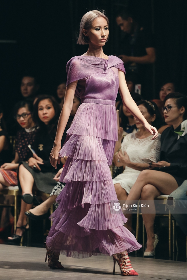 Kỳ Duyên trình diễn không thể gắt hơn, em gái Trang Khiếu lần đầu biết thế nào là catwalk - Ảnh 25.