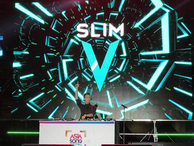 SlimV gây ấn tượng mạnh tại Asia Song Festival, tiếp tục được mời diễn tại sự kiện EDM lớn nhất Hàn Quốc - Ảnh 5.