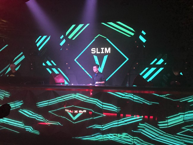 SlimV gây ấn tượng mạnh tại Asia Song Festival, tiếp tục được mời diễn tại sự kiện EDM lớn nhất Hàn Quốc - Ảnh 9.