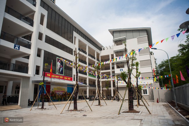 Nhiều năm phải khai giảng ngoài đường, nhưng giờ thì HS tiểu học Bà Triệu đã có trường mới vị trí đẹp nhất Hà Nội - Ảnh 9.