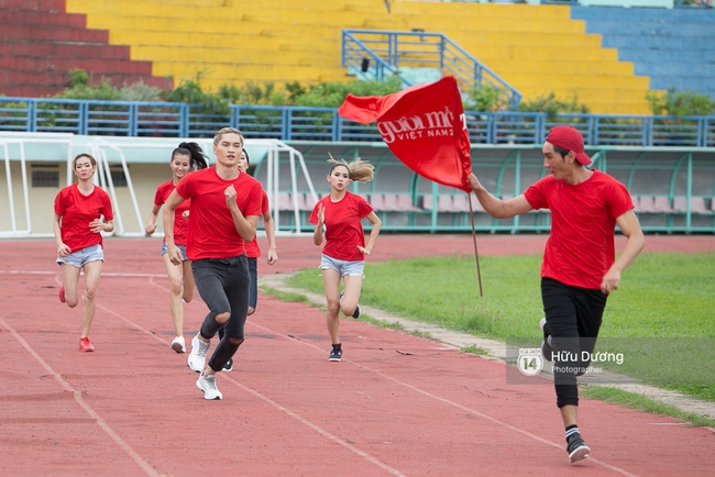 Next Top Model: Thiếu Lan hôn nát môi Minh Phong vẫn bị chê đến phát khóc - Ảnh 15.