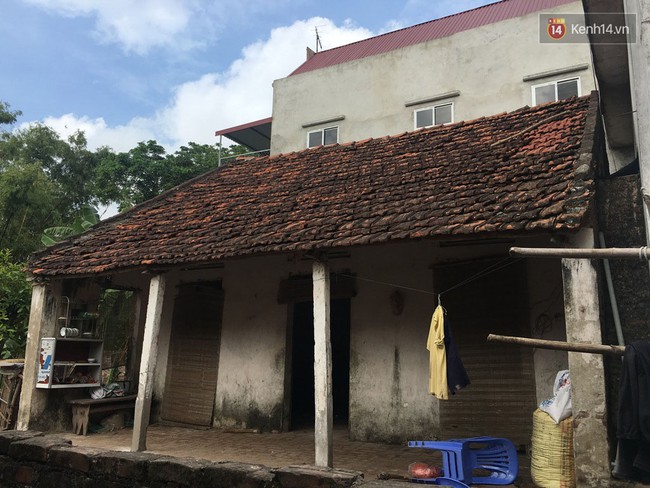 Hiện trường nơi ph&aacute;t hiện thi thể 2 b&eacute; g&aacute;i bị bắt c&oacute;c ch&ocirc;n ngay cạnh nh&agrave; nghi phạm - Ảnh 9.