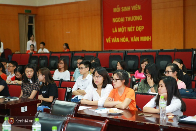 Clip: SV Ngoại Thương h&agrave;o hứng tranh luận Kh&ocirc;ng đi thầy, th&igrave; đừng nghĩ đến chuyện qua m&ocirc;n - Ảnh 3.