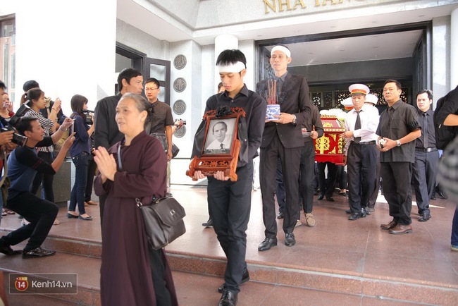 Phó thủ tướng Vũ Đức Đam tiễn đưa NSƯT Phạm Bằng về nơi an nghỉ cuối cùng - Ảnh 53.