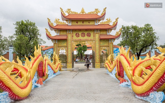 Các nghệ sĩ Việt đến thăm đền thờ Tổ trị giá 100 tỷ của Hoài Linh - Ảnh 31.