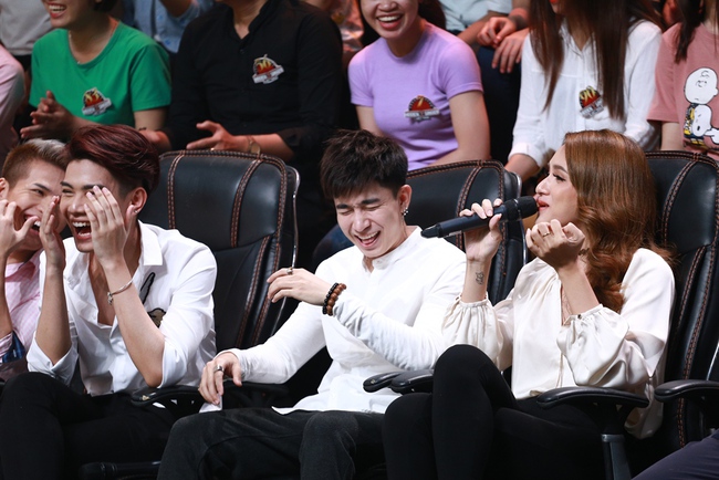 Clip: B&iacute;ch Phương - Hương Giang Idol gặp nhau l&agrave; kh&ugrave;ng - Ảnh 5.