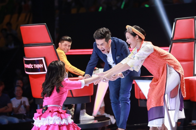 The Voice Kids: Noo Phước Thịnh tức tối vì đáp đúng, pink girl vẫn chọn Đông Nhi - Ảnh 4.