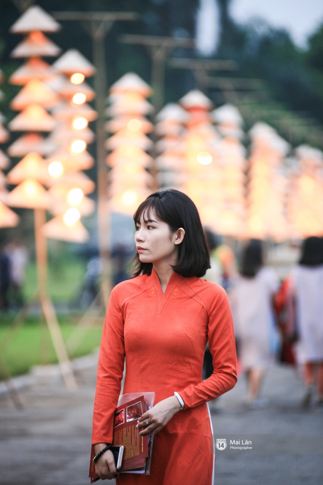 Hà Nội đẹp lung linh với hàng ngàn chiếc nón lá thắp sáng trong Festival Áo dài 2016 - Ảnh 17.