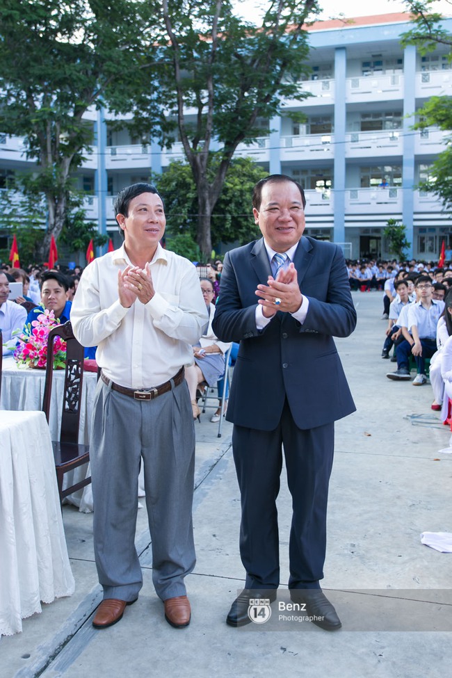 Học sinh H&agrave; Nội v&agrave; S&agrave;i G&ograve;n cực h&agrave;o hứng trong ng&agrave;y khai giảng - Ảnh 36.