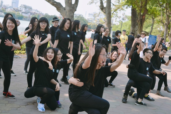 Học sinh trường Ams biểu diễn màn flashmob được chuẩn bị suốt 1 năm - Ảnh 8.