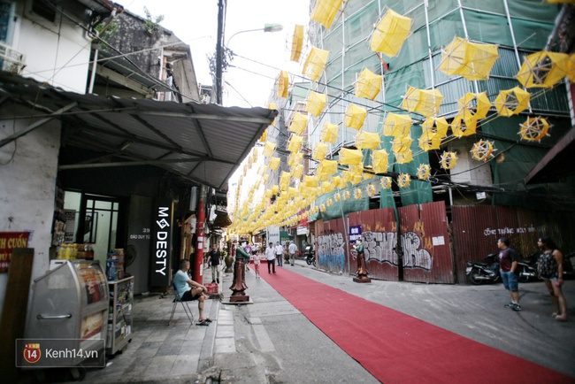 Phố cổ H&agrave; Nội đẹp lung linh với con đường tơ độc đ&aacute;o v&agrave; si&ecirc;u lạ mắt! - Ảnh 5.