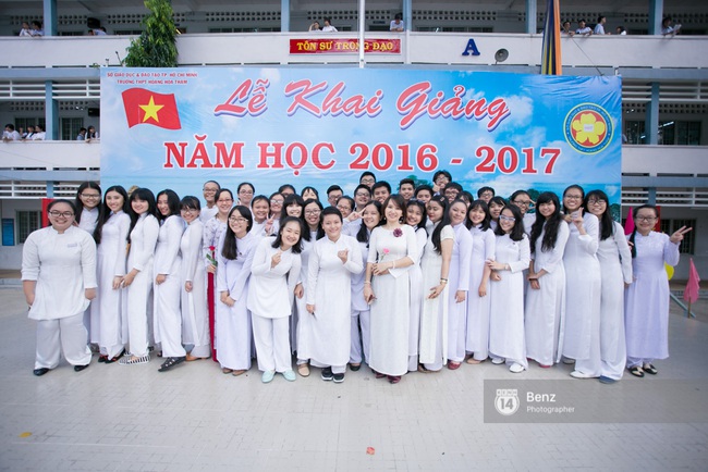 Học sinh H&agrave; Nội v&agrave; S&agrave;i G&ograve;n cực h&agrave;o hứng trong ng&agrave;y khai giảng - Ảnh 47.