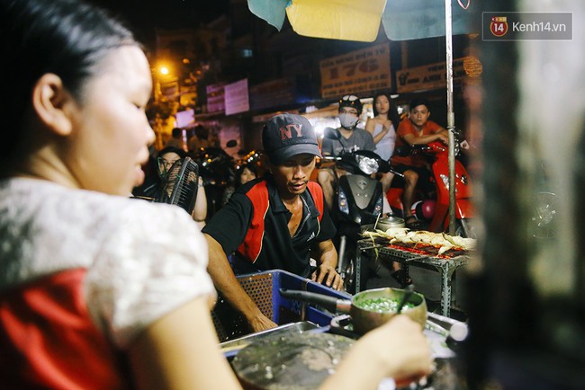 Bắp nướng ngon nhất Sài Gòn - Để được ăn, người ta phải bốc số và chờ cả tiếng! - Ảnh 13.