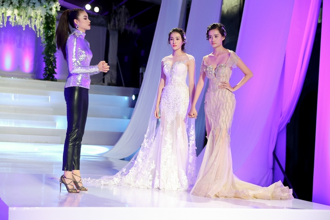 Tức nước vỡ bờ, Phạm Hương ch&iacute;nh l&agrave; người bị n&eacute;m đ&aacute; nhiều nhất h&ocirc;m nay! - Ảnh 1.