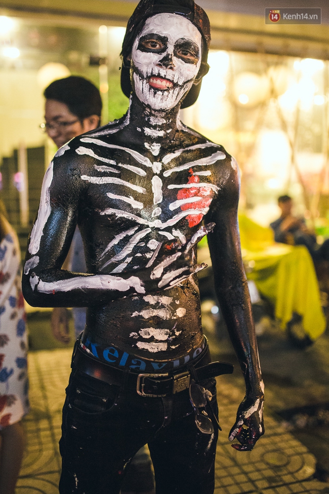 H&agrave; Nội hay S&agrave;i G&ograve;n cũng đều ngập tr&agrave;n những bạn trẻ h&oacute;a trang độc đ&aacute;o dịp Halloween - Ảnh 20.