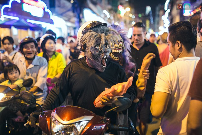 H&agrave; Nội hay S&agrave;i G&ograve;n cũng đều ngập tr&agrave;n những bạn trẻ h&oacute;a trang độc đ&aacute;o dịp Halloween - Ảnh 18.