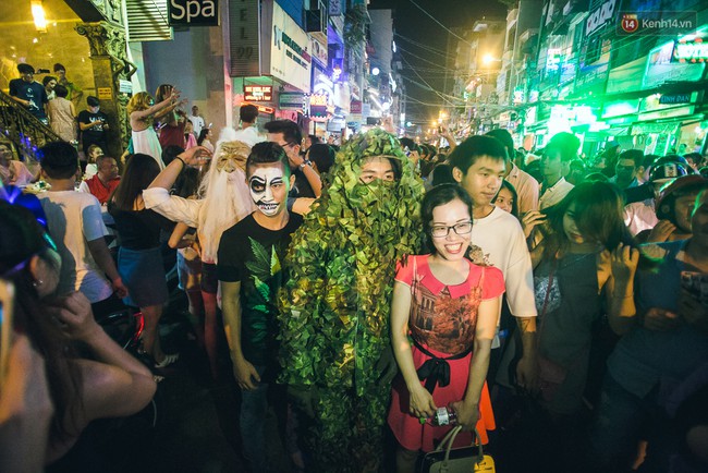 H&agrave; Nội hay S&agrave;i G&ograve;n cũng đều ngập tr&agrave;n những bạn trẻ h&oacute;a trang độc đ&aacute;o dịp Halloween - Ảnh 15.