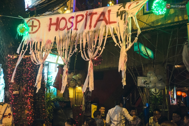 H&agrave; Nội hay S&agrave;i G&ograve;n cũng đều ngập tr&agrave;n những bạn trẻ h&oacute;a trang độc đ&aacute;o dịp Halloween - Ảnh 11.